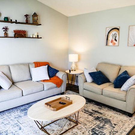 Urban Cottage: Homey & Convenient ฮันติงตัน ภายนอก รูปภาพ