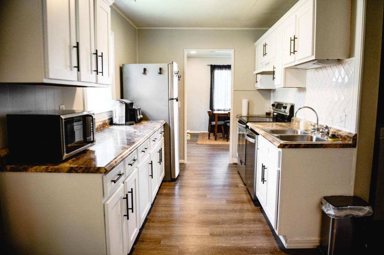 Urban Cottage: Homey & Convenient ฮันติงตัน ภายนอก รูปภาพ